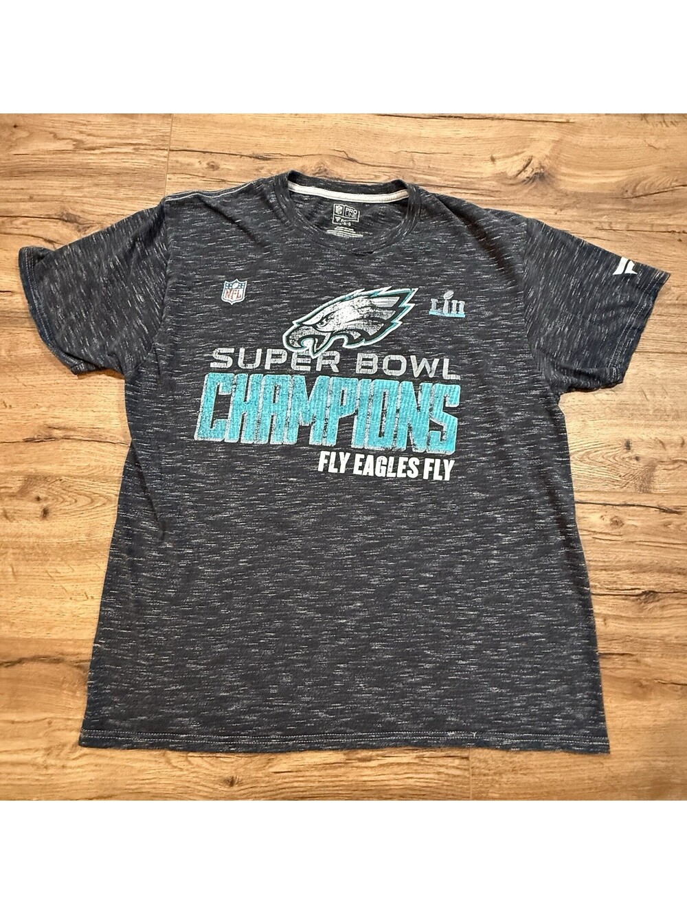Philadelphia Eagles Super Bowl LII Champions T-Shirt Large Fanatics Heather Gray